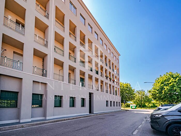 Appartamento bilocale in vendita in Via della Presolana, Brescia