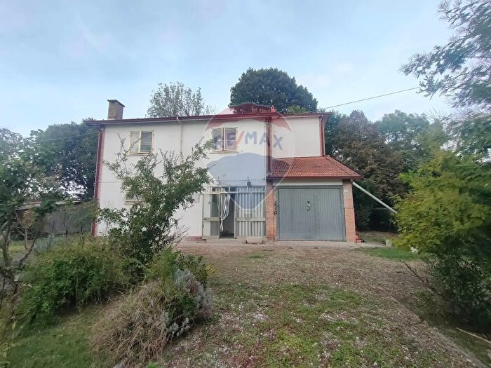 Casa con 8 locali in vendita in Strada Leona, Jolanda Di Savoia