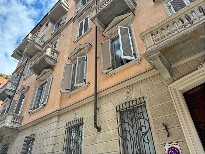 Appartamento trilocale in affitto in Via Valeggio, Crocetta, Torino