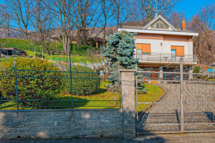 Casa con 8 locali in vendita in Via Fiano, Givoletto