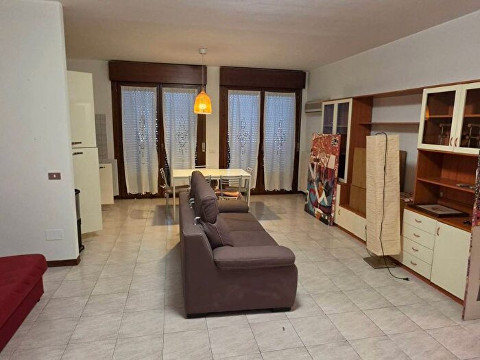 Appartamento bilocale in affitto in Via Luigi Pasteur, Borgo Roma, Verona