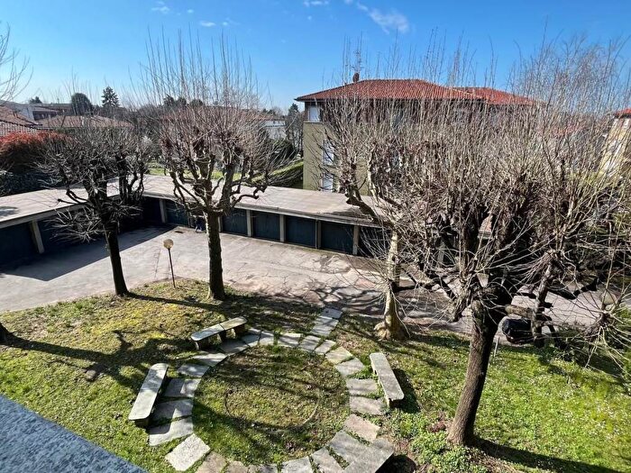 Appartamento trilocale in affitto in Via Tibullo, Centro, Carate Brianza