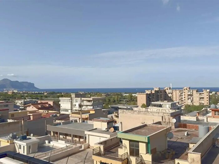 Appartamento trilocale in vendita in Via Giulio Cesare, Villabate