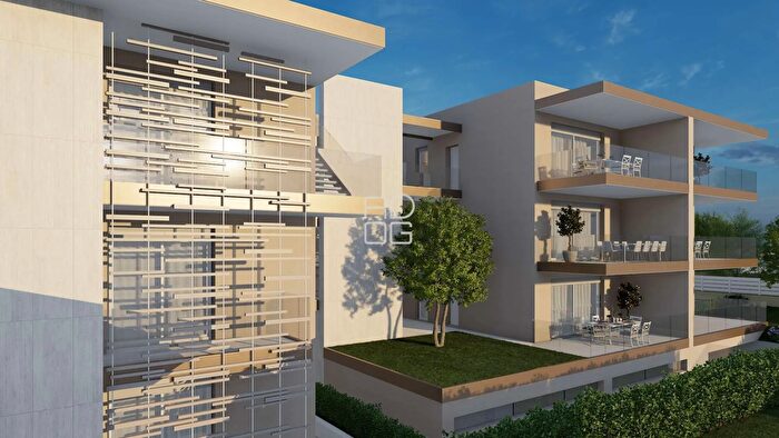 Appartamento trilocale in vendita in Via Michelangelo, Desenzano Del Garda
