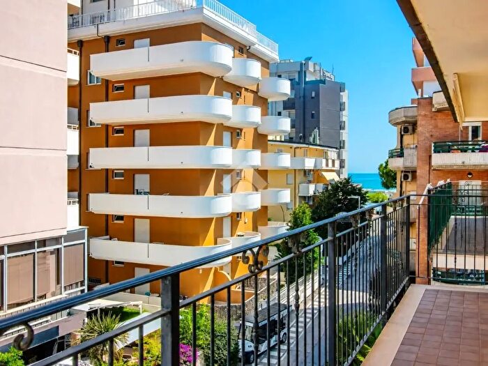Appartamento trilocale in vendita in Via Adda, Alba Adriatica