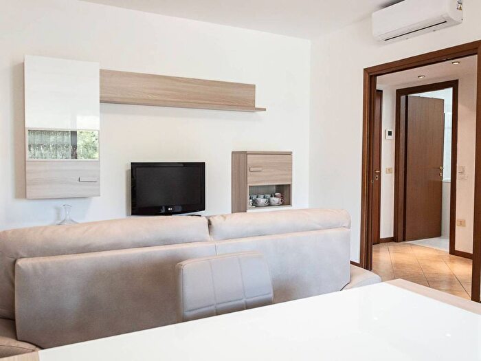 Appartamento bilocale in affitto in Via Giuseppe Dossetti, Centro, San Donato Milanese