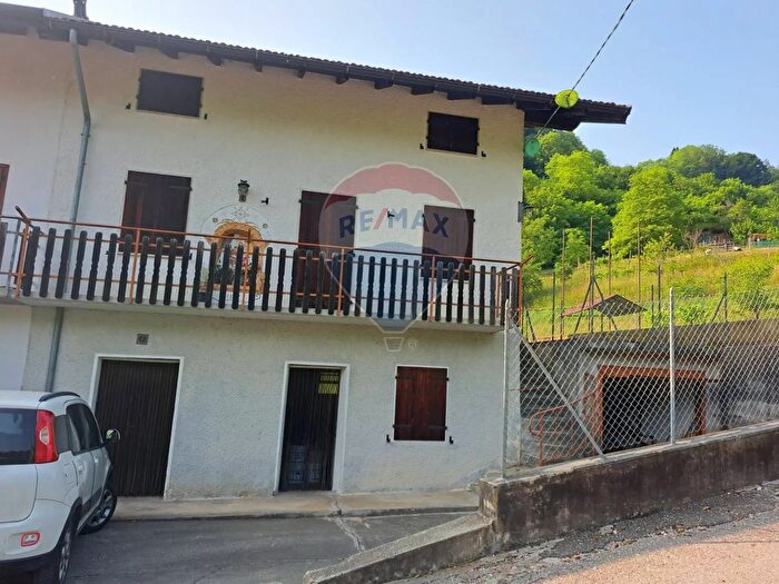 Casa trilocale in vendita in Via Sorriva, Sovramonte