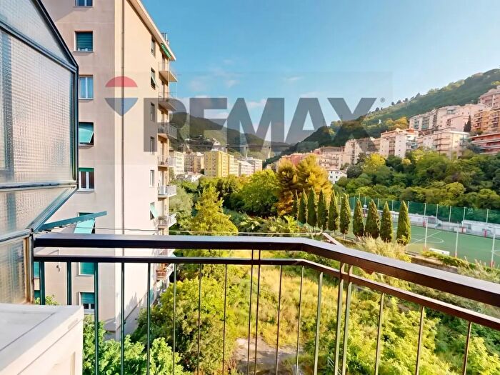 Appartamento quadrilocale in vendita in Via Apparizione, Genova