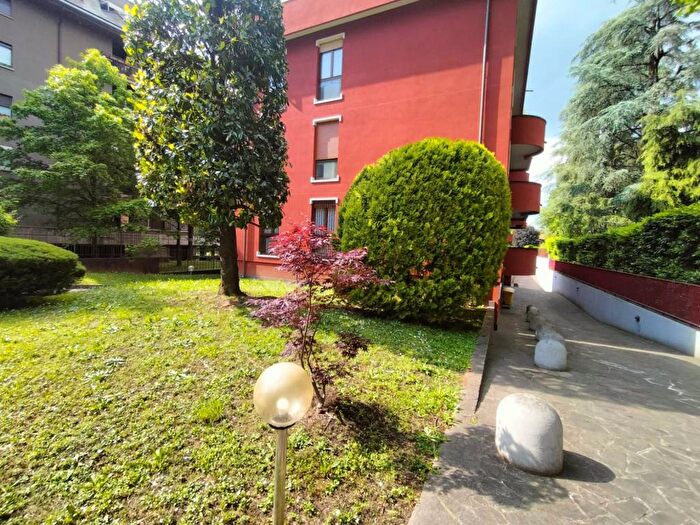 Appartamento bilocale in affitto in Via Don Luigi Sturzo, Vedano al Lambro