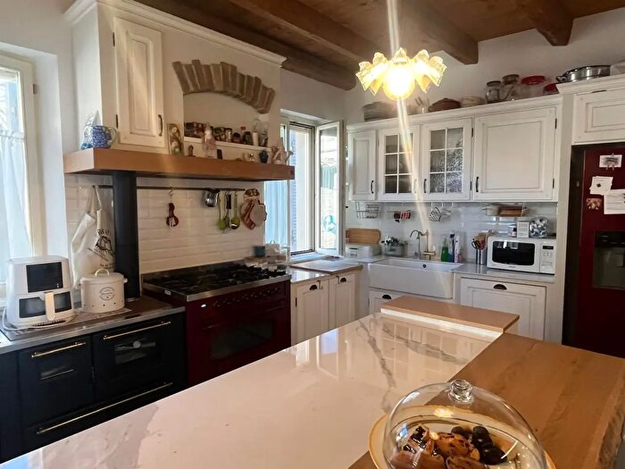 Casa quadrilocale in vendita in Senigallia