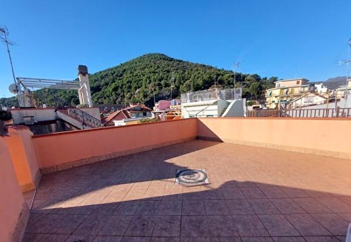 Casa con 5 locali in vendita in Via Giuseppe Garibaldi, Borghetto Santo Spirito