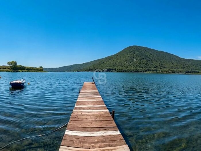 Casa con 6 locali in vendita in Via Monte Bianco, Ronciglione