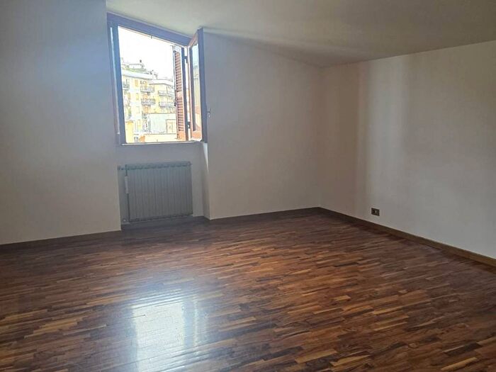 Appartamento trilocale in affitto in Via Maremmana Inferiore, Villanova, Guidonia Montecelio
