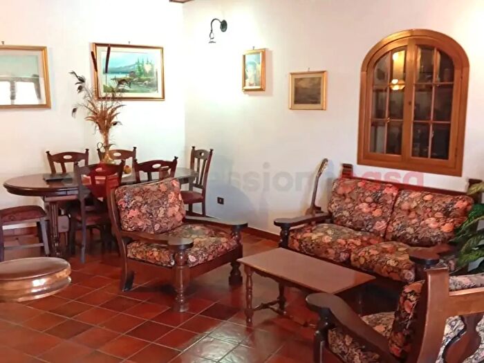 Appartamento con 7 locali in vendita in Fuori Porta Sant Anna, Ciciliano