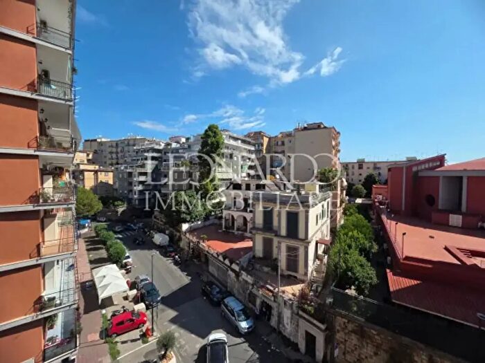 Appartamento con 6 locali in vendita in Via Teofilo Patini, Napoli