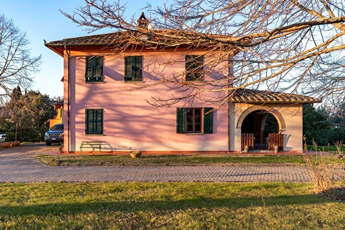 Casa con 9 locali in vendita in Moriolo Pi, San Miniato