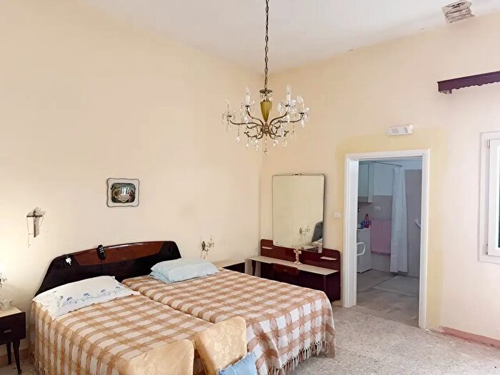 Casa con 6 locali in vendita in Via Aprile, Supersano