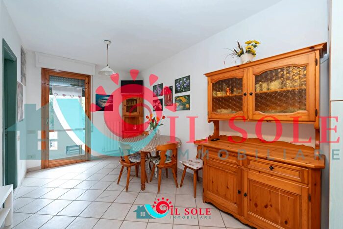 Appartamento trilocale in affitto in Viale del Tirreno, Pisa