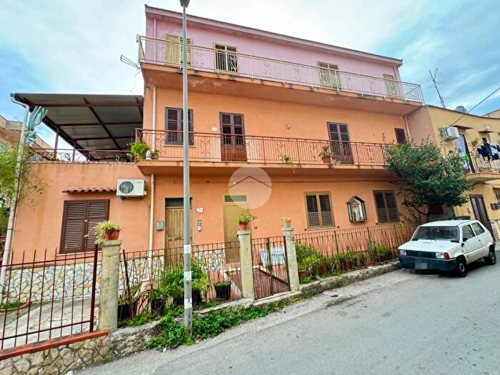 Appartamento quadrilocale in vendita in Via Molara, Palermo