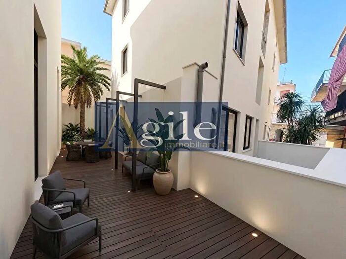 Appartamento quadrilocale in vendita in Viale Alcide De Gasperi, San Benedetto Del Tronto