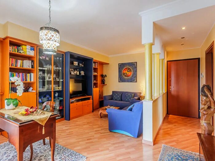 Appartamento trilocale in vendita in Via Sondrio, Muggiò