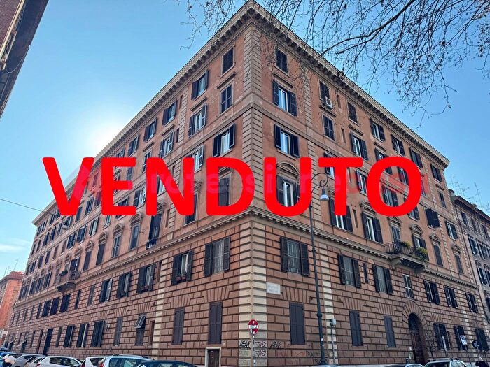 Appartamento bilocale in vendita in Lungotevere Testaccio, Roma