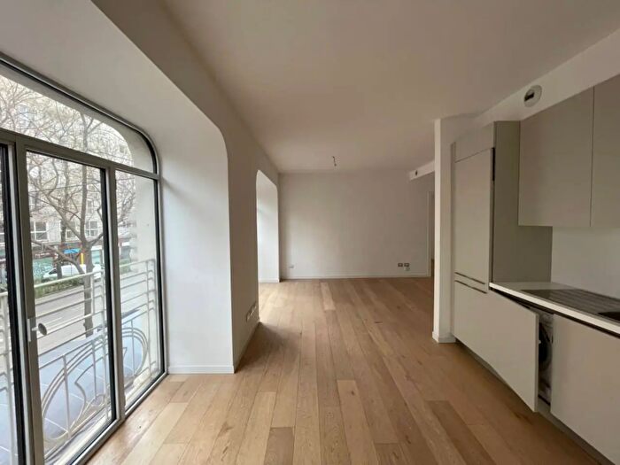 Appartamento bilocale in affitto in Via Andrea Solari, Milano