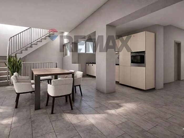 Casa con 7 locali in vendita in Via Roma, Enna