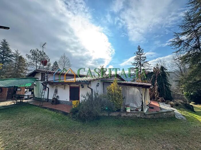 Casa con 5 locali in vendita in Via Vignole, Montafia