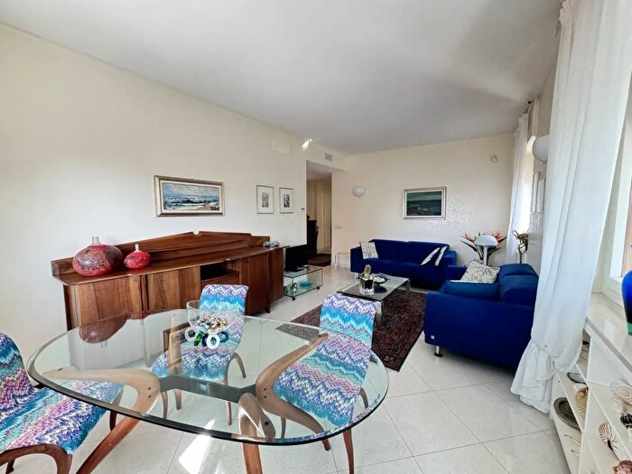 Appartamento quadrilocale in vendita in Via Nuvoloni, Sanremo