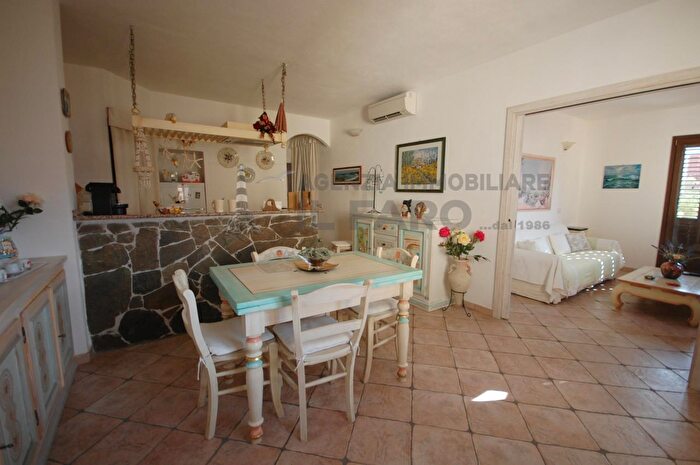Appartamento trilocale in vendita in Via Quarto, La Maddalena