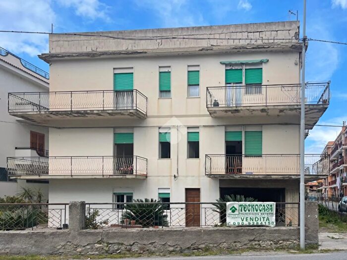 Appartamento quadrilocale in vendita in Via Nazionale, Falcone