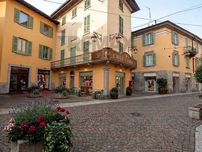 Casa con 7 locali in vendita in Via Roma, Treviglio