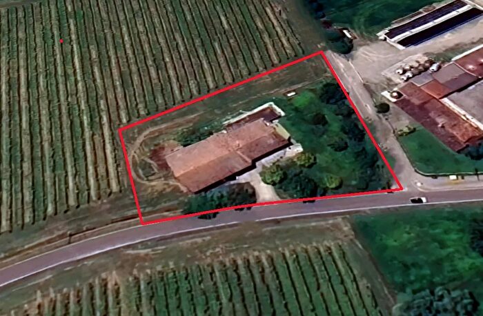 Casa con 7 locali in vendita in Via Garfagnana, Campagnola Emilia