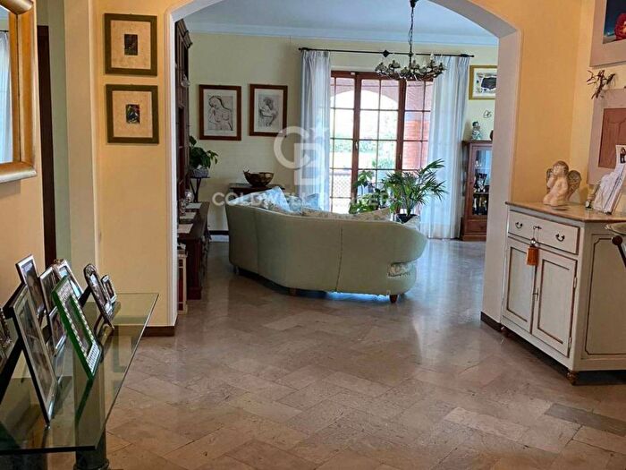 Appartamento quadrilocale in affitto in via provinciale, Caranna, Forte dei Marmi