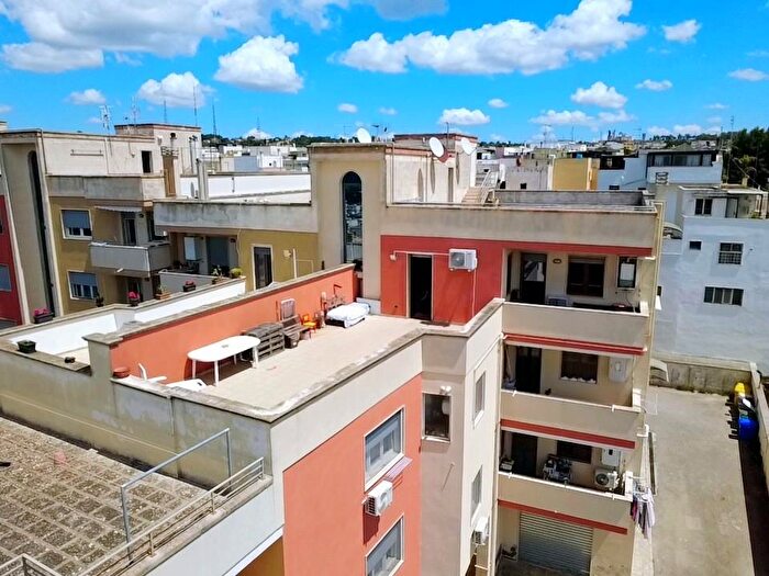 Appartamento trilocale in vendita in Via Salentina Parabita Le Italia, Parabita