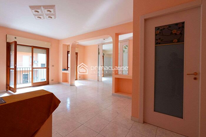 Appartamento con 5 locali in vendita in Modica