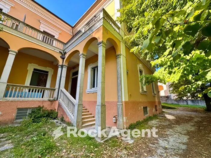 Appartamento con 5 locali in vendita in Via Amiternina, LAquila