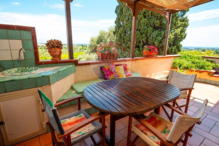 Casa con 20 locali in vendita in Pasteria E, Calatabiano