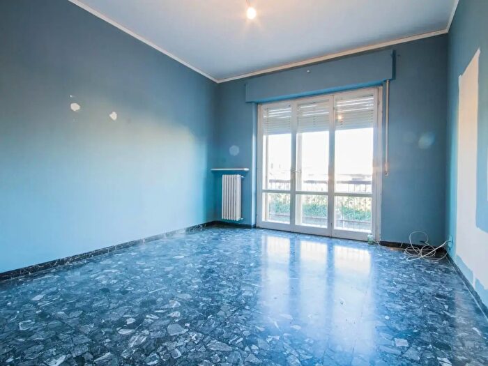 Appartamento trilocale in vendita in Via Cavour, Castel DAzzano