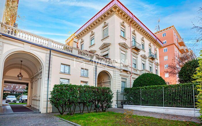 Appartamento con 7 locali in vendita in Corso Stati Uniti, Torino