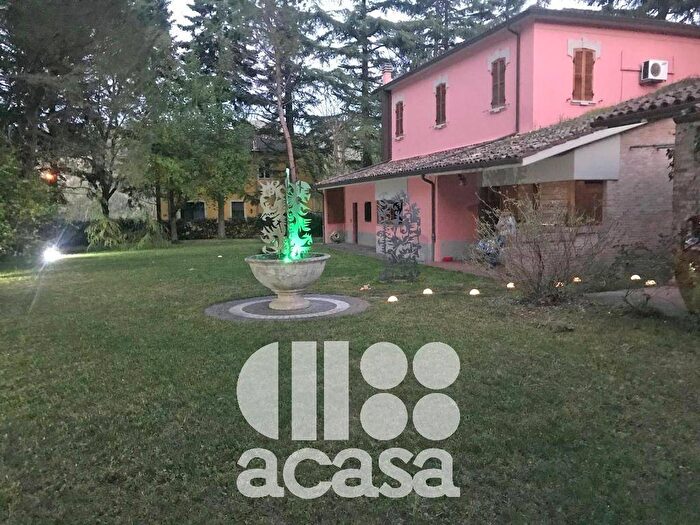 Casa con 6 locali in vendita in Centro, Mercato Saraceno