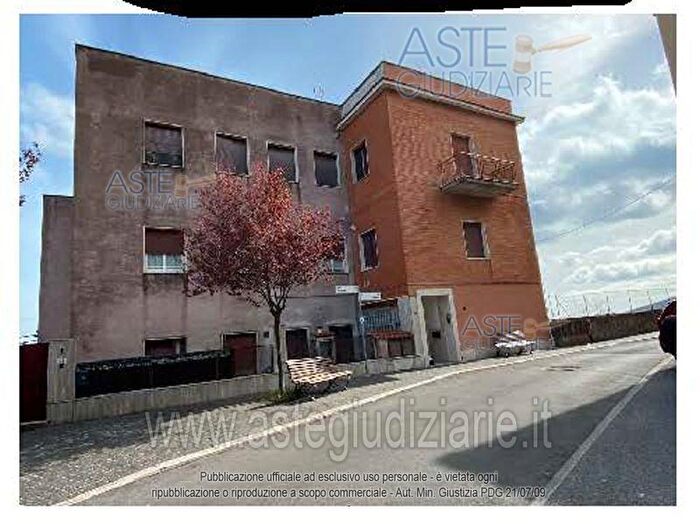 Appartamento con 7 locali in vendita in Viale Cavour, Montecompatri