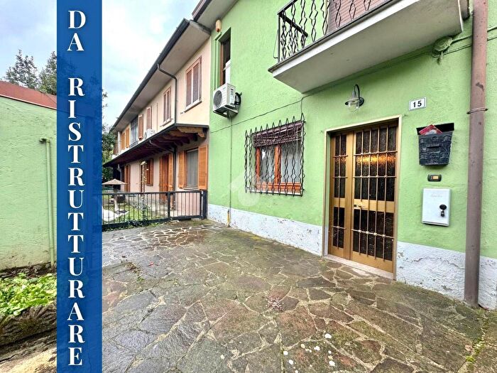 Casa trilocale in vendita in Via Borghetto, Torlino Vimercati