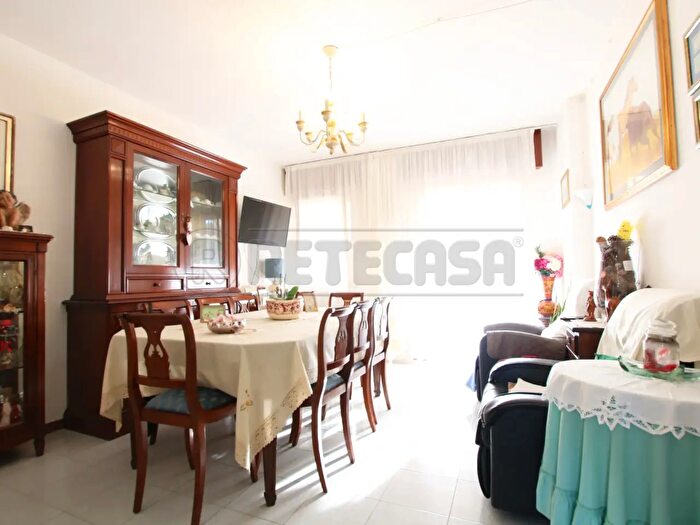 Appartamento con 6 locali in vendita in Via Vittorio Bachelet, Vicenza