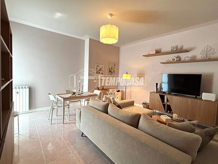 Appartamento trilocale in vendita in Via Leonardo da Vinci, Montorfano