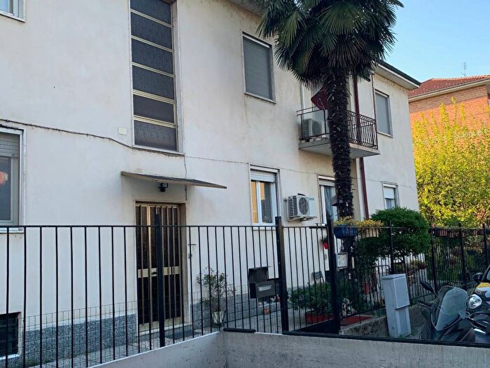 Appartamento trilocale in affitto in Via Oglio, San Lanfranco, Pavia