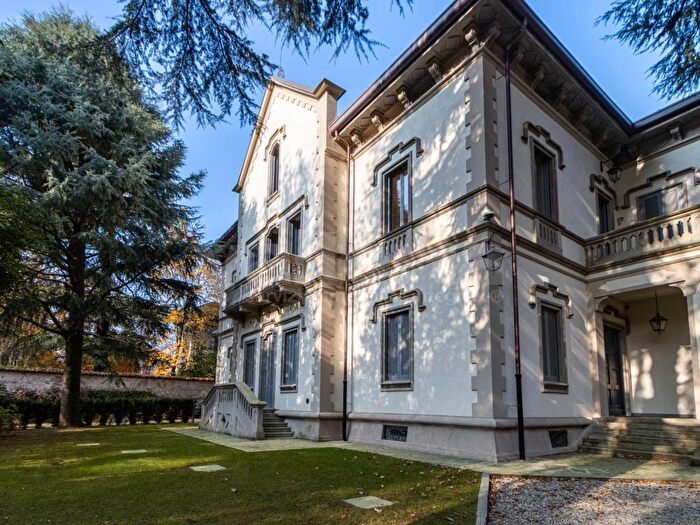 Appartamento quadrilocale in affitto in Viale Cesare Battisti, Parco, Monza
