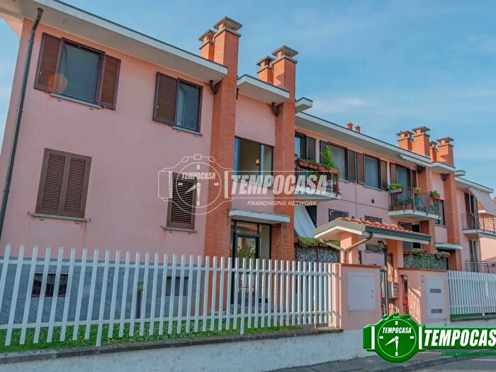 Appartamento bilocale in vendita in Via G Carducci, Vermezzo con Zelo