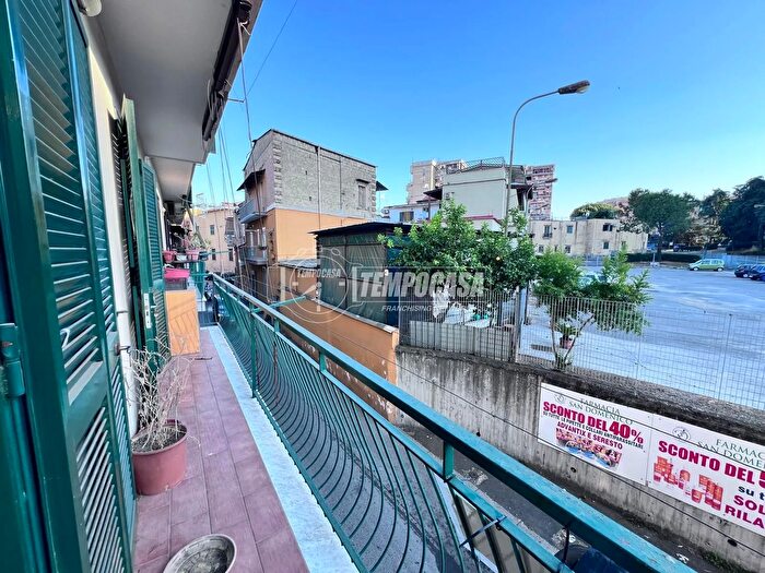 Appartamento trilocale in vendita in Via Plebiscito a Piscinola, Napoli